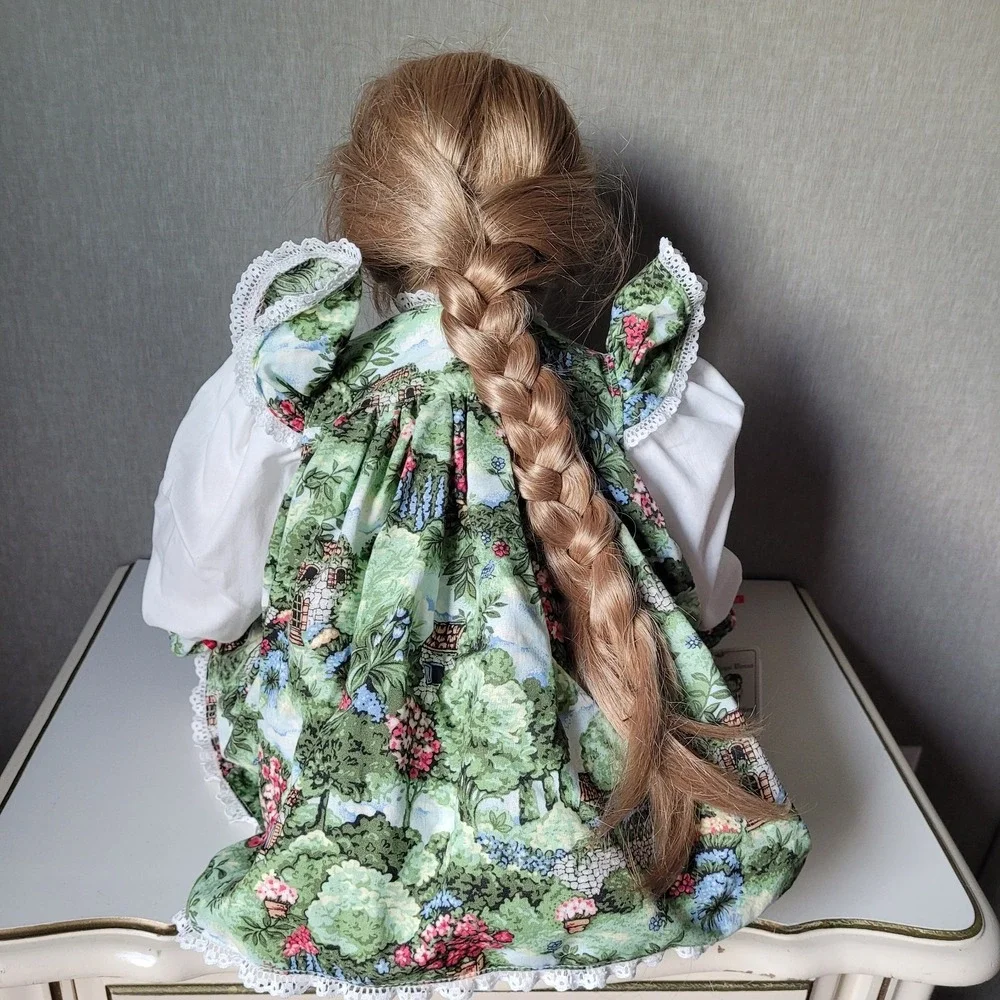 Lloyd Middleton Molly Porcelain Doll Cheri McAfoose Royal Vienna Collection #228